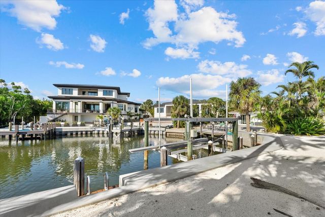 5448 AZURE WAY, Sarasota, FL 34242