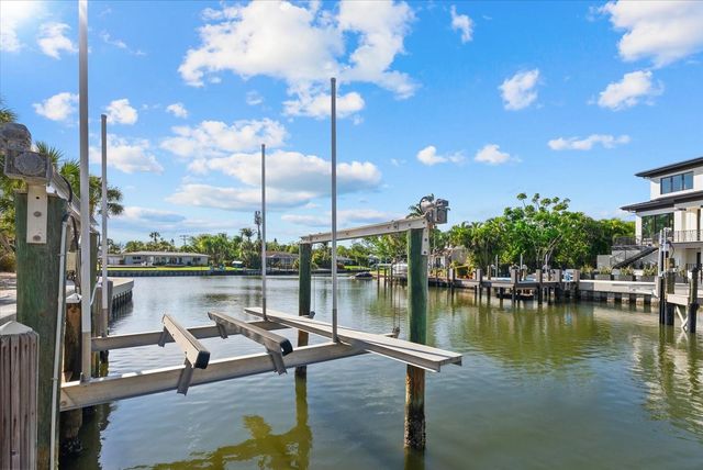 5448 AZURE WAY, Sarasota, FL 34242
