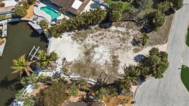 5448 AZURE WAY, Sarasota, FL 34242