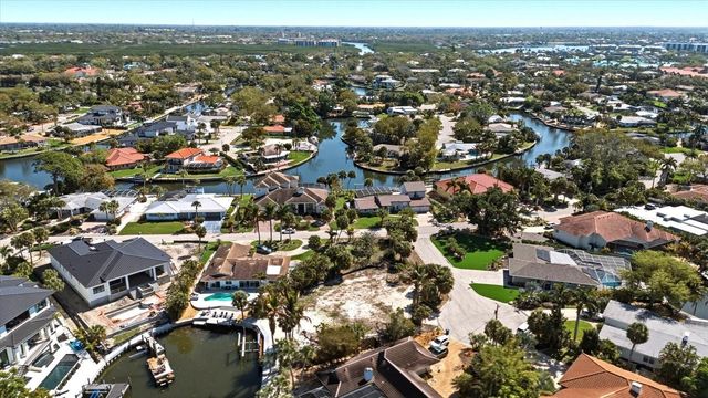 5448 AZURE WAY, Sarasota, FL 34242