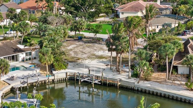 5448 AZURE WAY, Sarasota, FL 34242