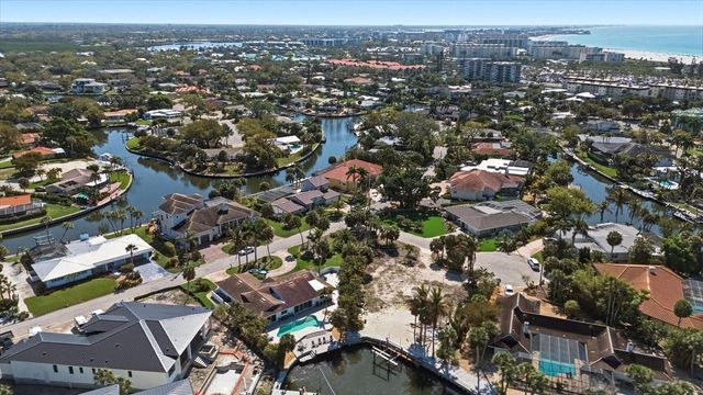 5448 AZURE WAY, Sarasota, FL 34242
