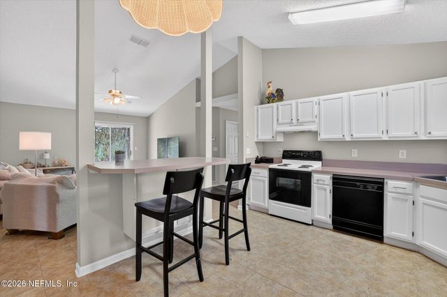 3000 WAVERING Lane, Middleburg, FL 32068