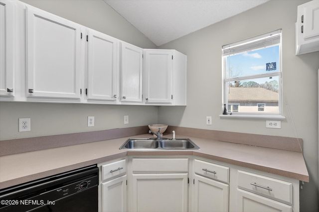 3000 WAVERING Lane, Middleburg, FL 32068