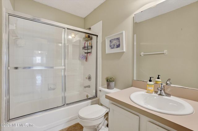 3000 WAVERING Lane, Middleburg, FL 32068