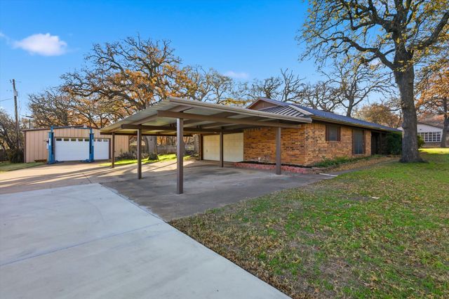 105 Corral Drive, Fort Worth, TX 76244