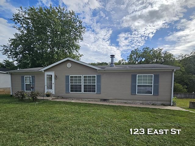 123 East Street, Potosi, WI 53820