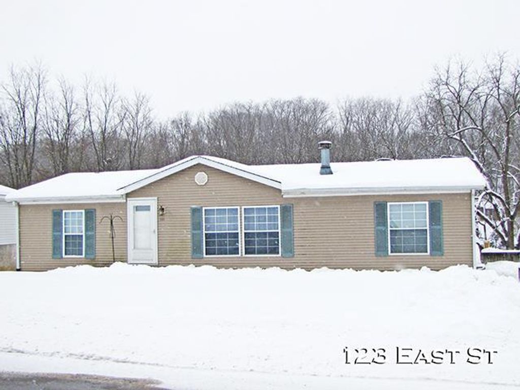123 East Street, Potosi, WI 53820