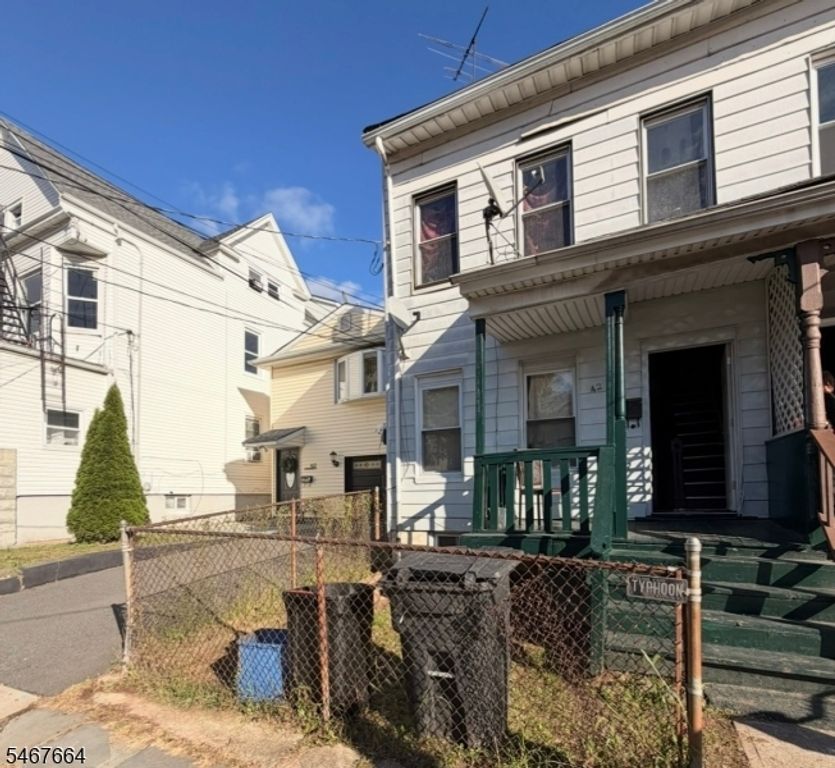 425 Catherine St, Elizabeth City, NJ 07201 — exterior