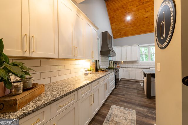 181 S Chattahoochee Drive, Hogansville, GA 30230