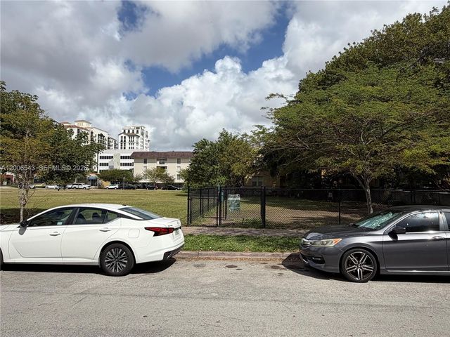 124 Mendoza Ave 2A, Coral Gables, FL 33134