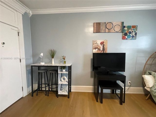 124 Mendoza Ave 2A, Coral Gables, FL 33134