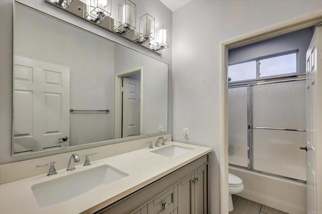 5173 Bluegrass Way, Oceanside, CA 92057