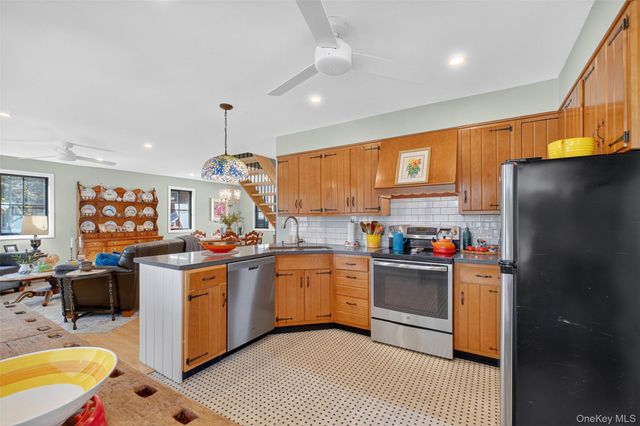 33 Brook Avenue, Hopewell Junction, NY 12533