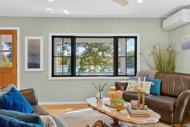 33 Brook Avenue, Hopewell Junction, NY 12533