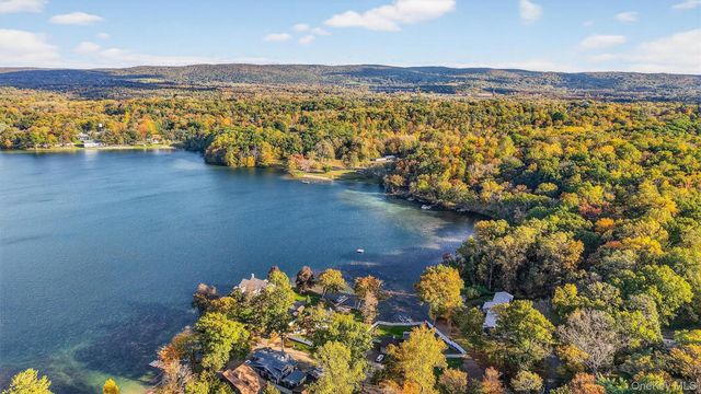 33 Brook Avenue, Hopewell Junction, NY 12533