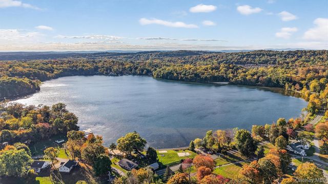 33 Brook Avenue, Hopewell Junction, NY 12533