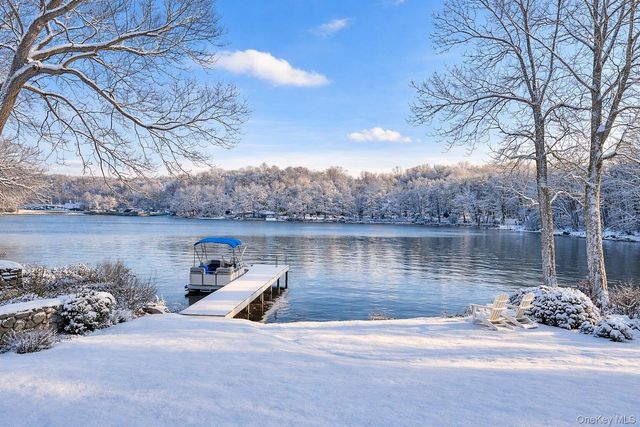 33 Brook Avenue, Hopewell Junction, NY 12533