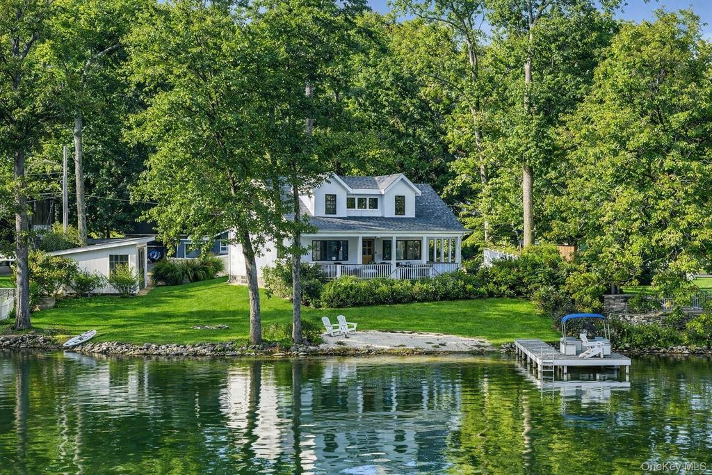 33 Brook Avenue, Hopewell Junction, NY 12533