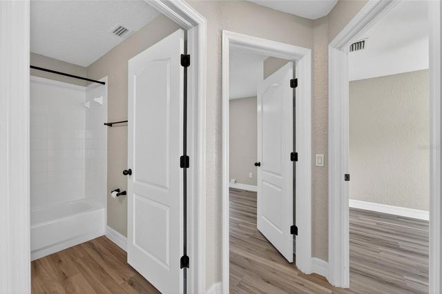 523 NAPA VALLEY CIRCLE, Valrico, FL 33594