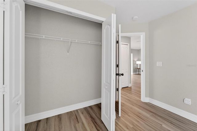 523 NAPA VALLEY CIRCLE, Valrico, FL 33594