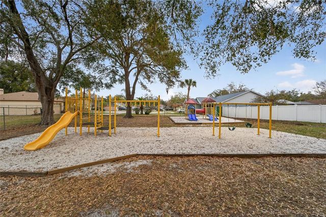 523 NAPA VALLEY CIRCLE, Valrico, FL 33594