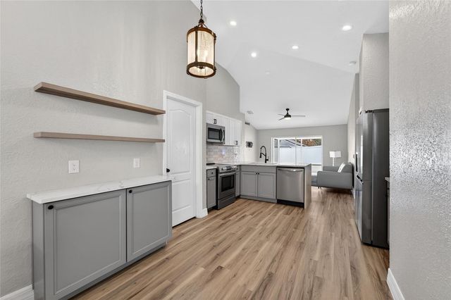 523 NAPA VALLEY CIRCLE, Valrico, FL 33594