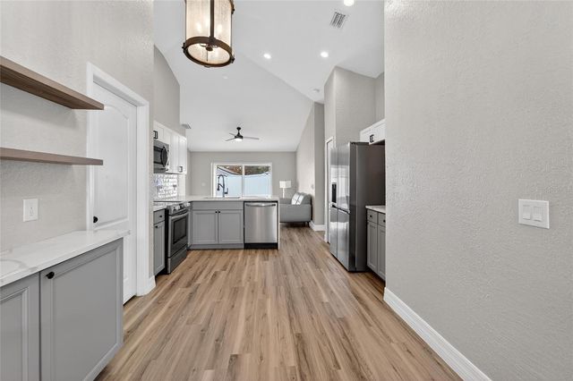 523 NAPA VALLEY CIRCLE, Valrico, FL 33594