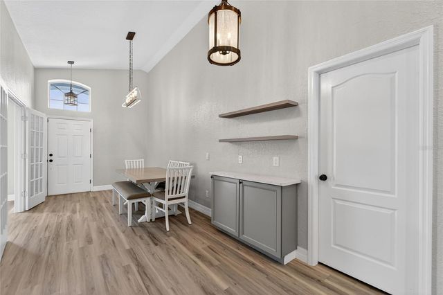 523 NAPA VALLEY CIRCLE, Valrico, FL 33594