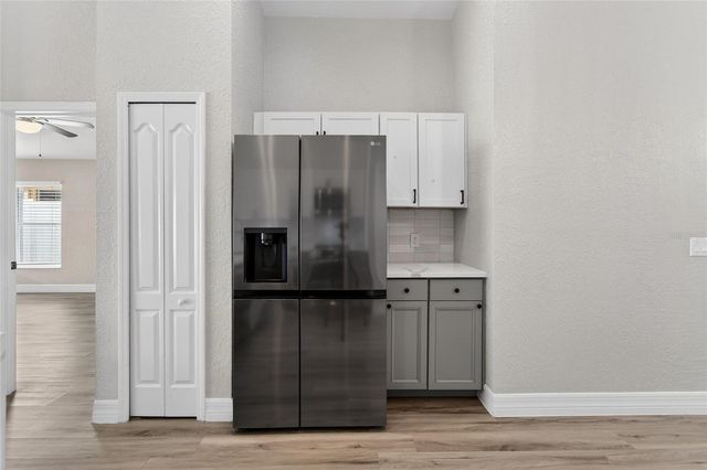 523 NAPA VALLEY CIRCLE, Valrico, FL 33594