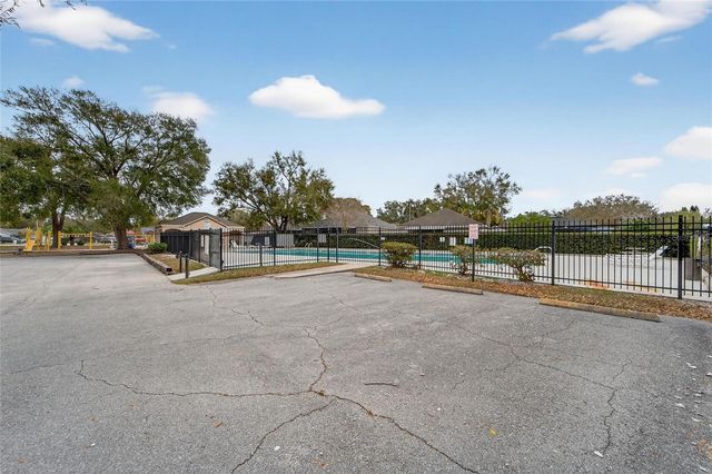 523 NAPA VALLEY CIRCLE, Valrico, FL 33594