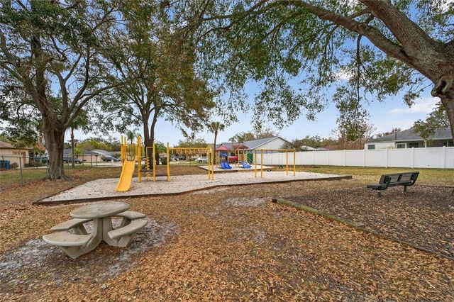 523 NAPA VALLEY CIRCLE, Valrico, FL 33594