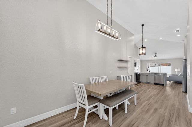 523 NAPA VALLEY CIRCLE, Valrico, FL 33594