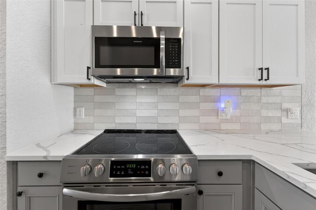 523 NAPA VALLEY CIRCLE, Valrico, FL 33594