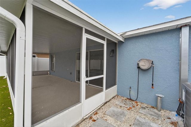 523 NAPA VALLEY CIRCLE, Valrico, FL 33594