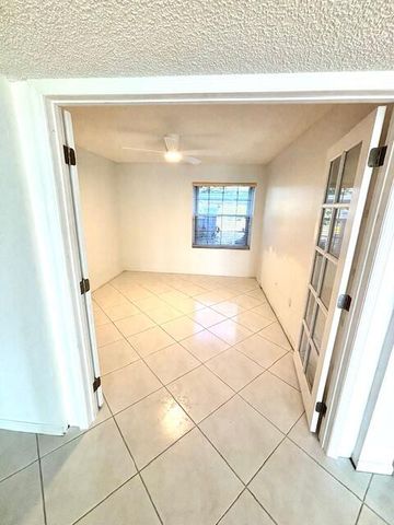 7372 Lake Meadow Way 101, Boynton Beach, FL 33437