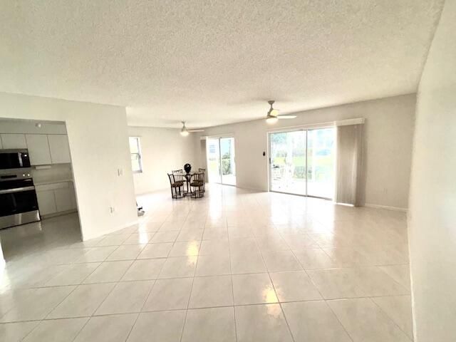 7372 Lake Meadow Way 101, Boynton Beach, FL 33437