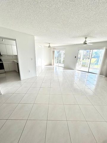 7372 Lake Meadow Way 101, Boynton Beach, FL 33437