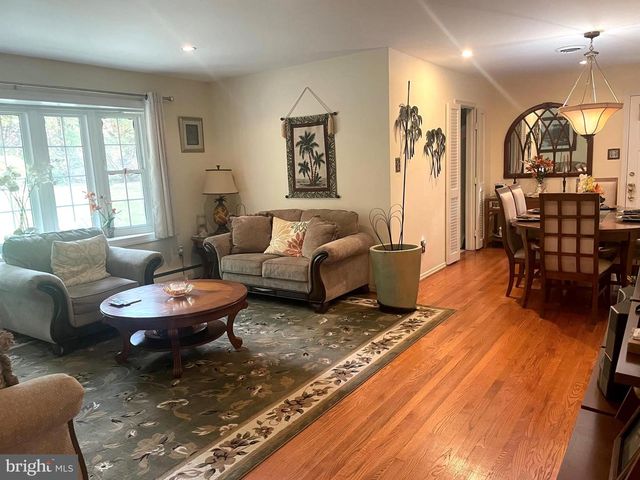 11007 PHILLIPS DR, Upper Marlboro, MD 20772