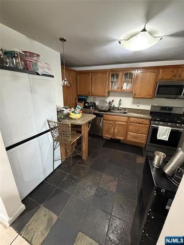 67 Chestnut Street, Rutherford, NJ 07070