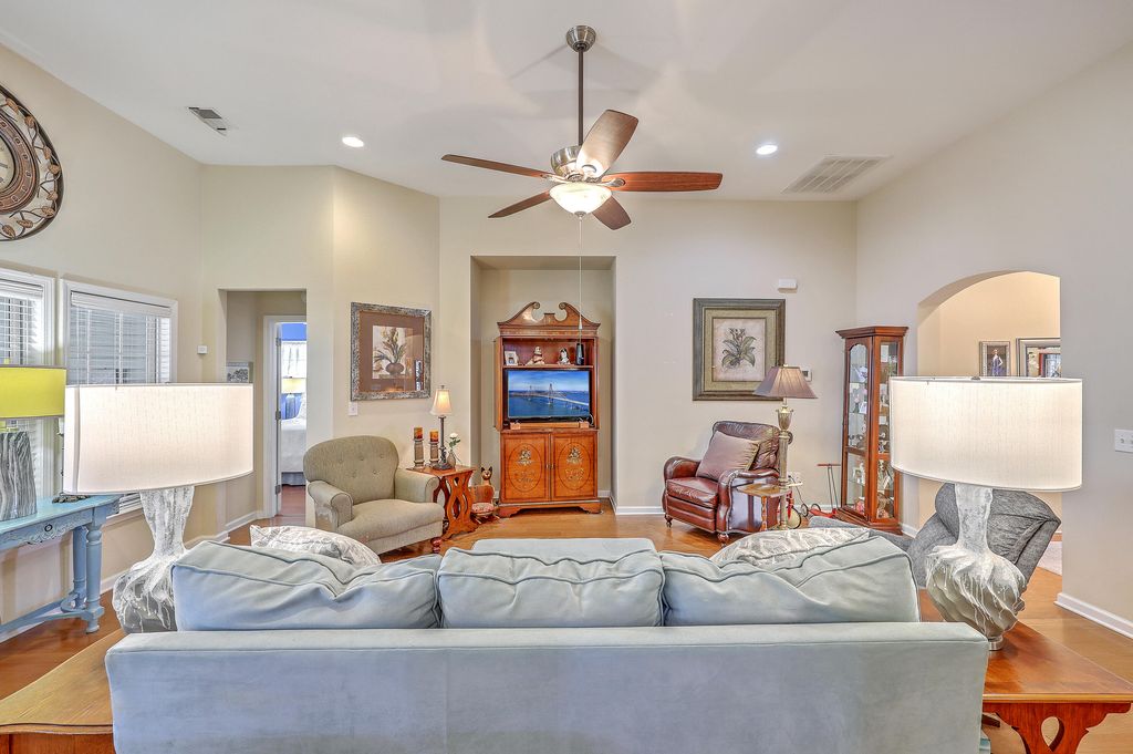 Image 10 of property listing at 5018 W Liberty Meadows Drive, Summerville, SC 29485