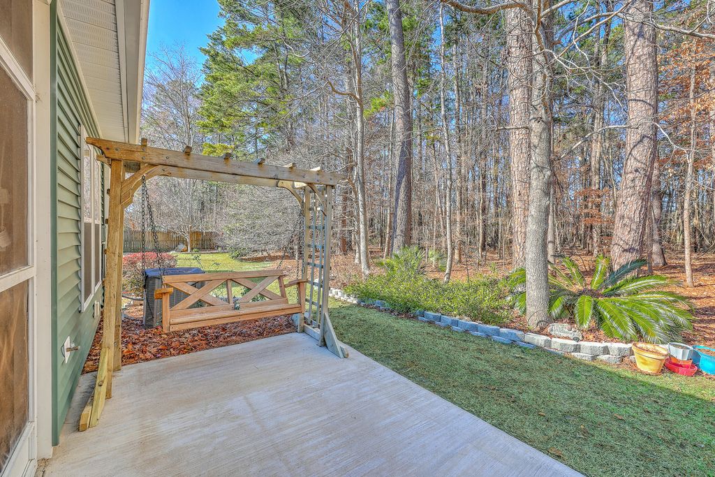 Image 31 of property listing at 5018 W Liberty Meadows Drive, Summerville, SC 29485