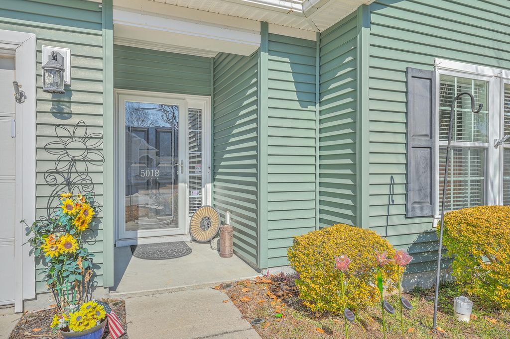 Image 6 of property listing at 5018 W Liberty Meadows Drive, Summerville, SC 29485