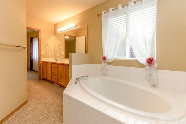 9621 148th Street Ct E, Puyallup, WA 98375