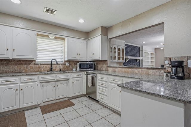 11917 Camelot Place, Oklahoma City, OK 73120
