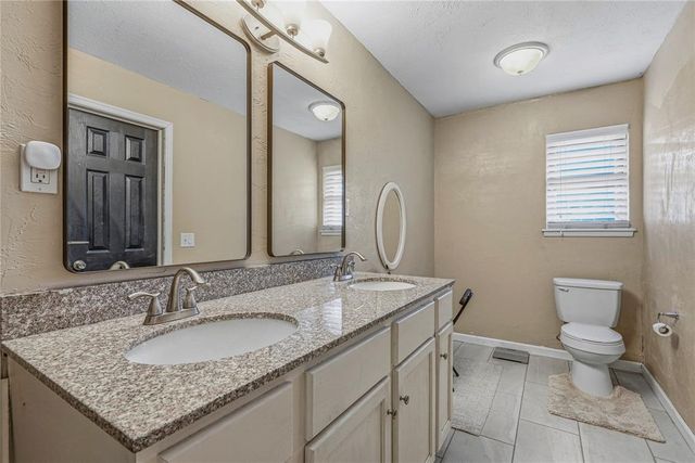 11917 Camelot Place, Oklahoma City, OK 73120