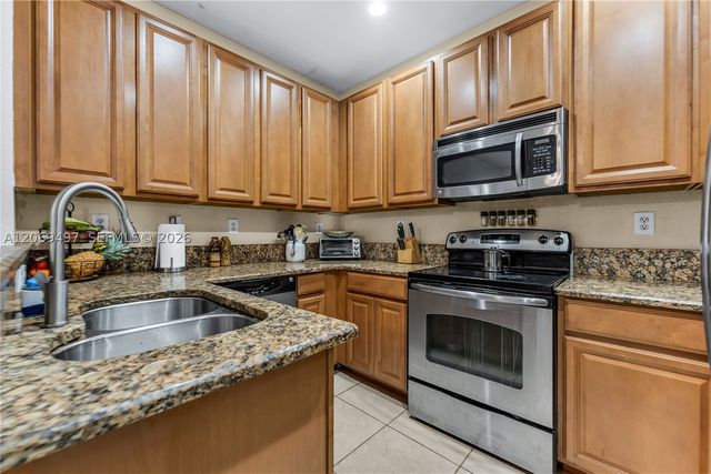 14211 SW 272nd Ln, Homestead, FL 33032