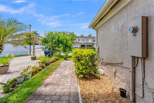 14211 SW 272nd Ln, Homestead, FL 33032