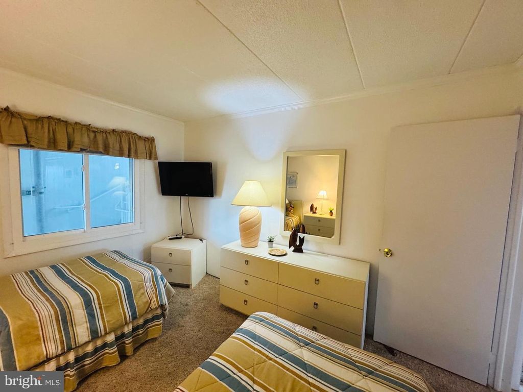 Image 16 of property listing at 2 80TH ST #212, Ocean City, MD 21842