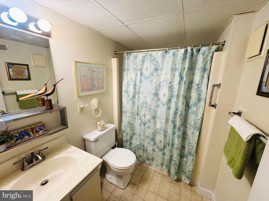 Image 18 of property listing at 2 80TH ST #212, Ocean City, MD 21842